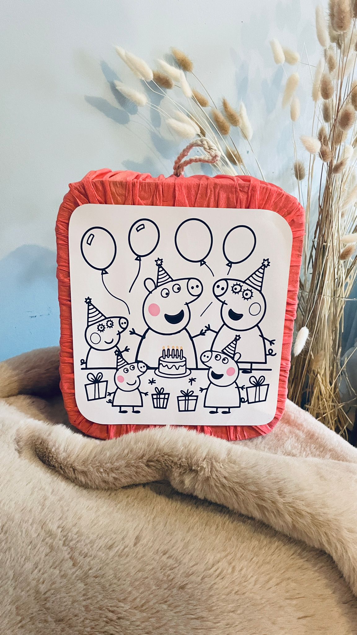 Pinata personnalisé à colorier